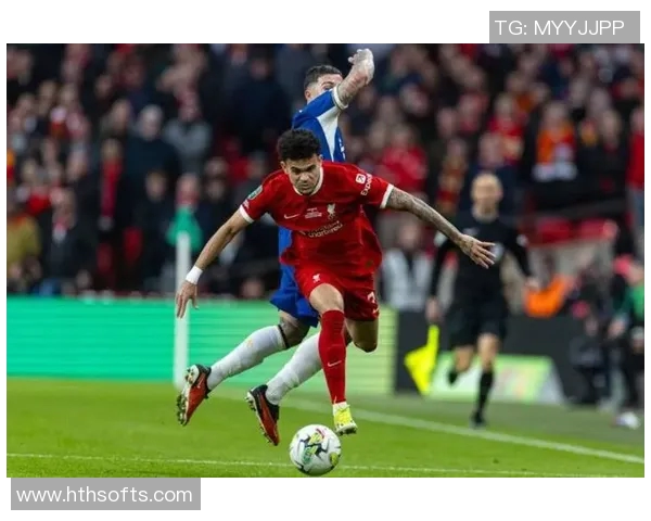 拜仁25-26赛季全家福揭晓夏窗四新援与德超杯奖杯沙拉盘同框亮相